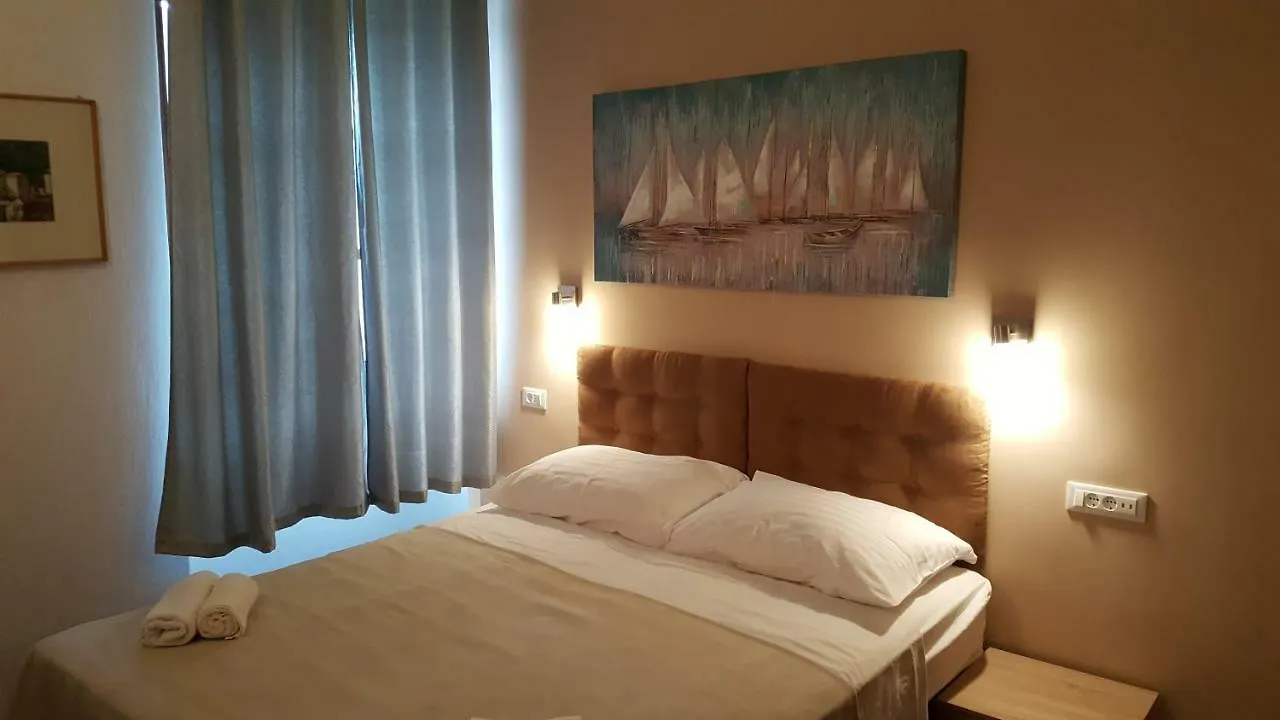 Palac - Giordano Valun Croacia